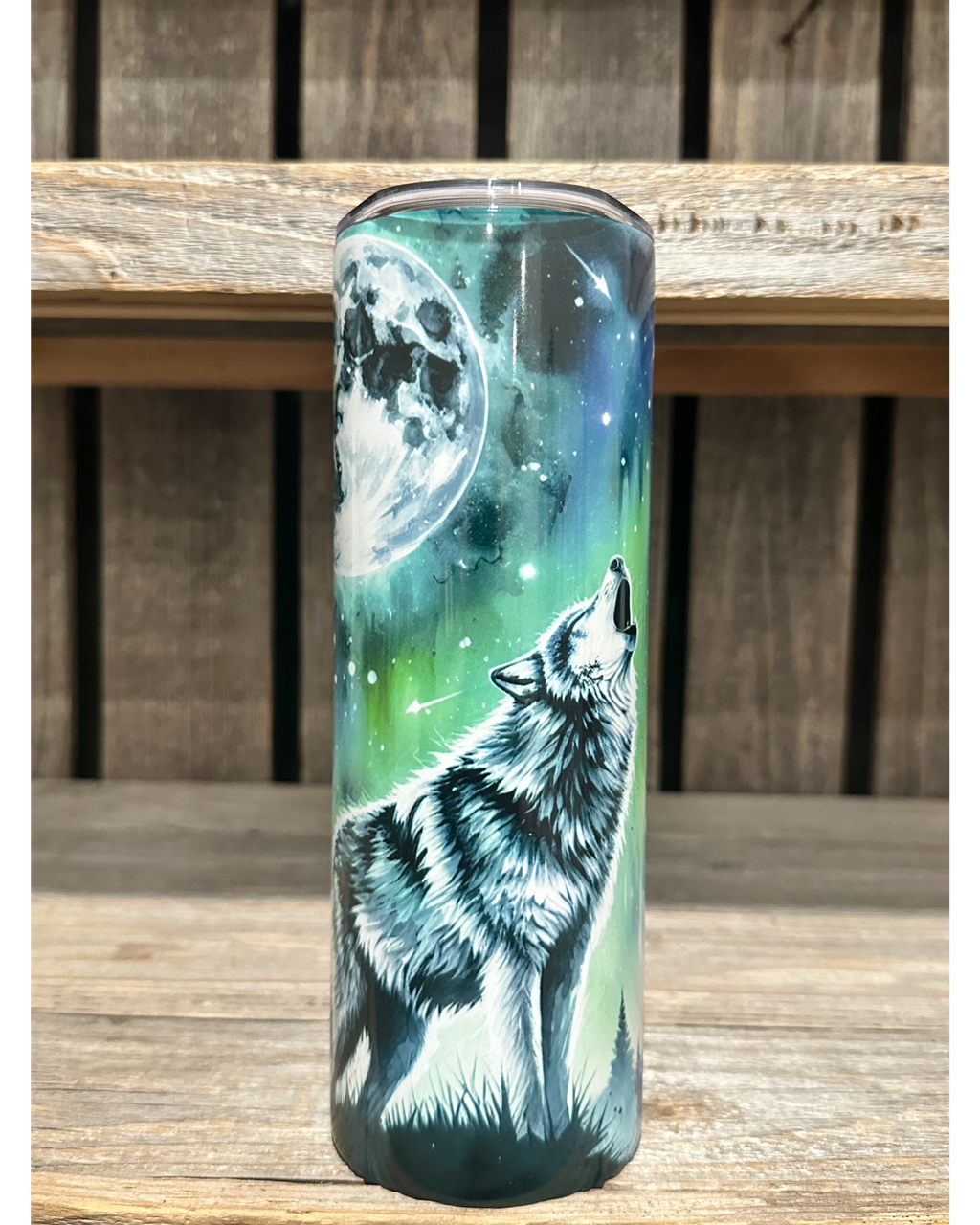 Howling Wolf - Northern Lights Night