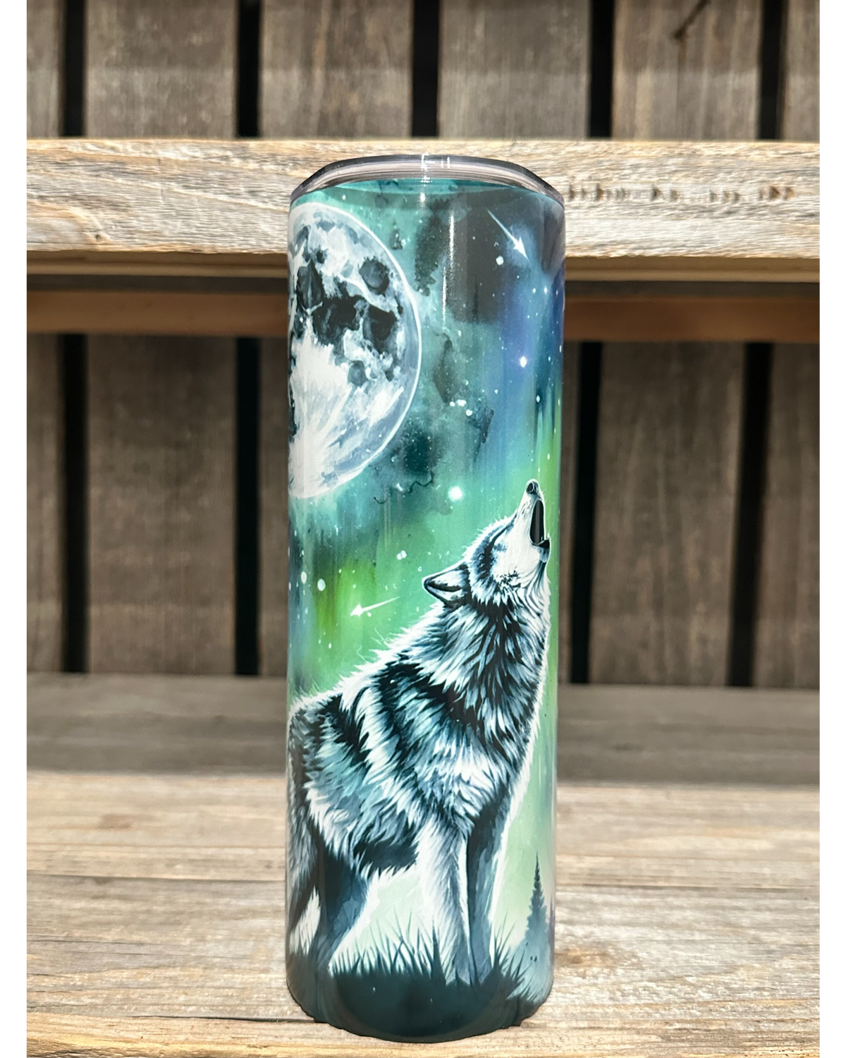 Howling Wolf - Northern Lights Night