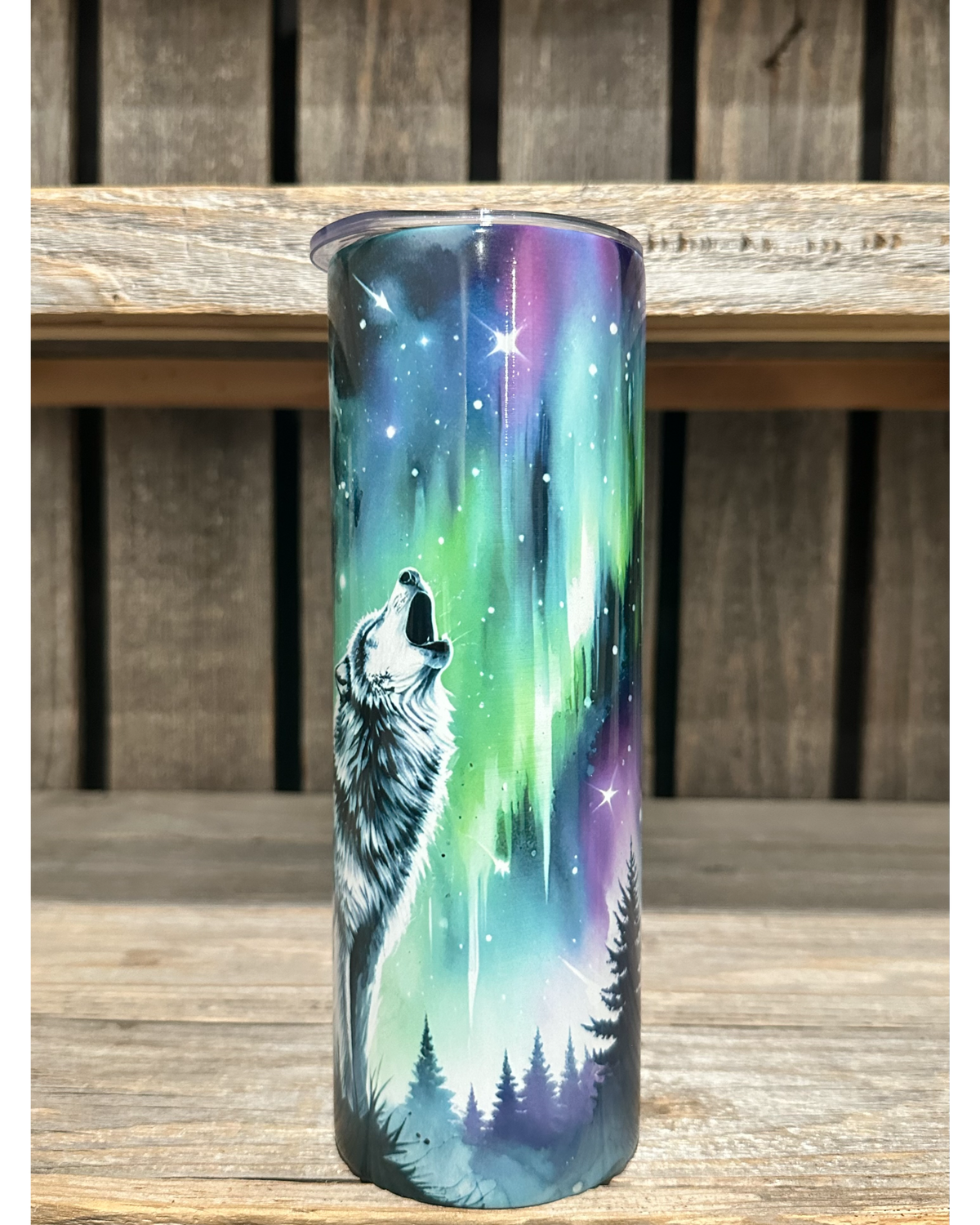 Howling Wolf - Northern Lights Night