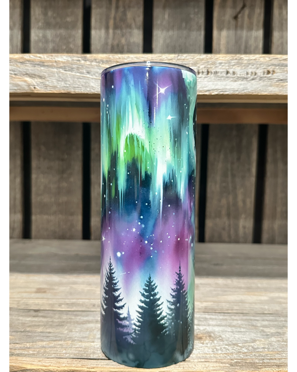 Howling Wolf - Northern Lights Night