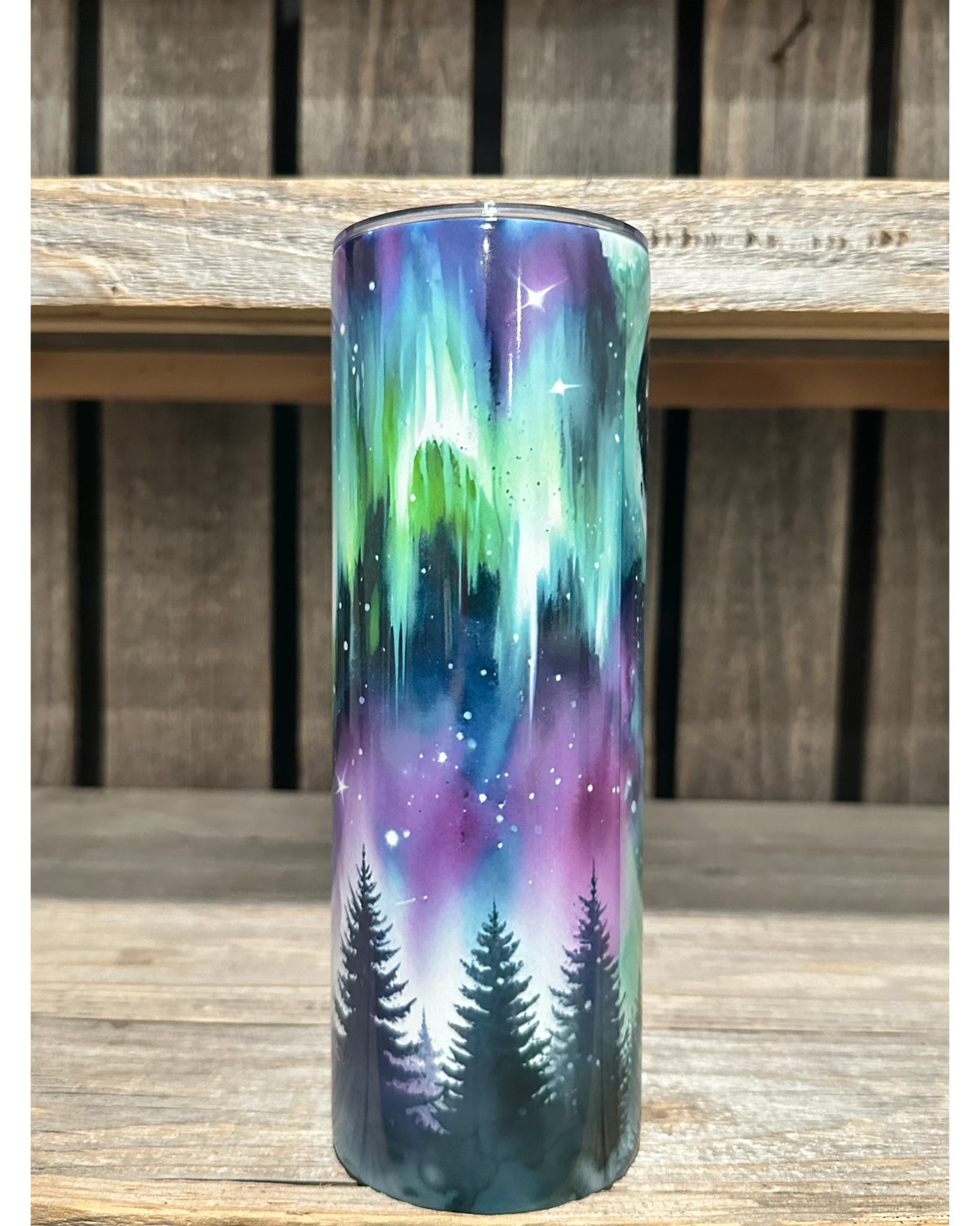 Howling Wolf - Northern Lights Night